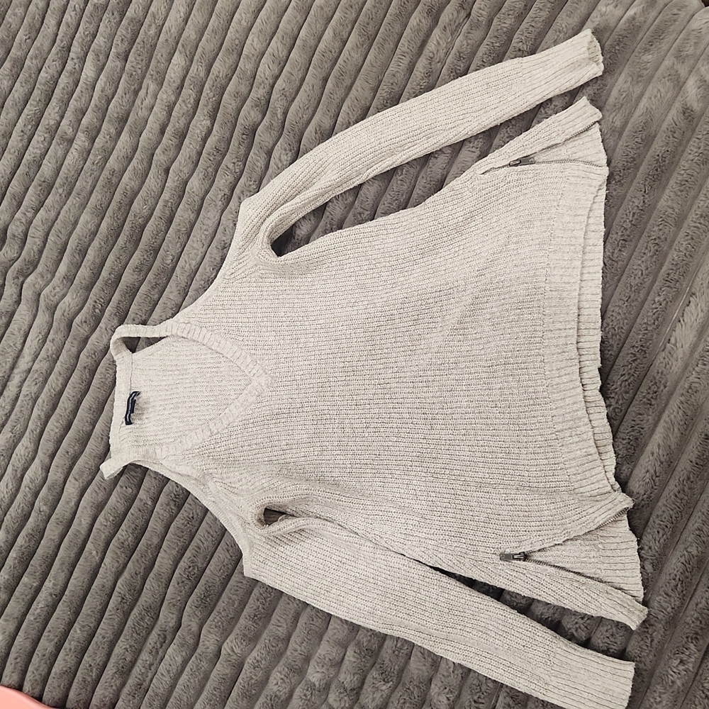 American Eagle sweater